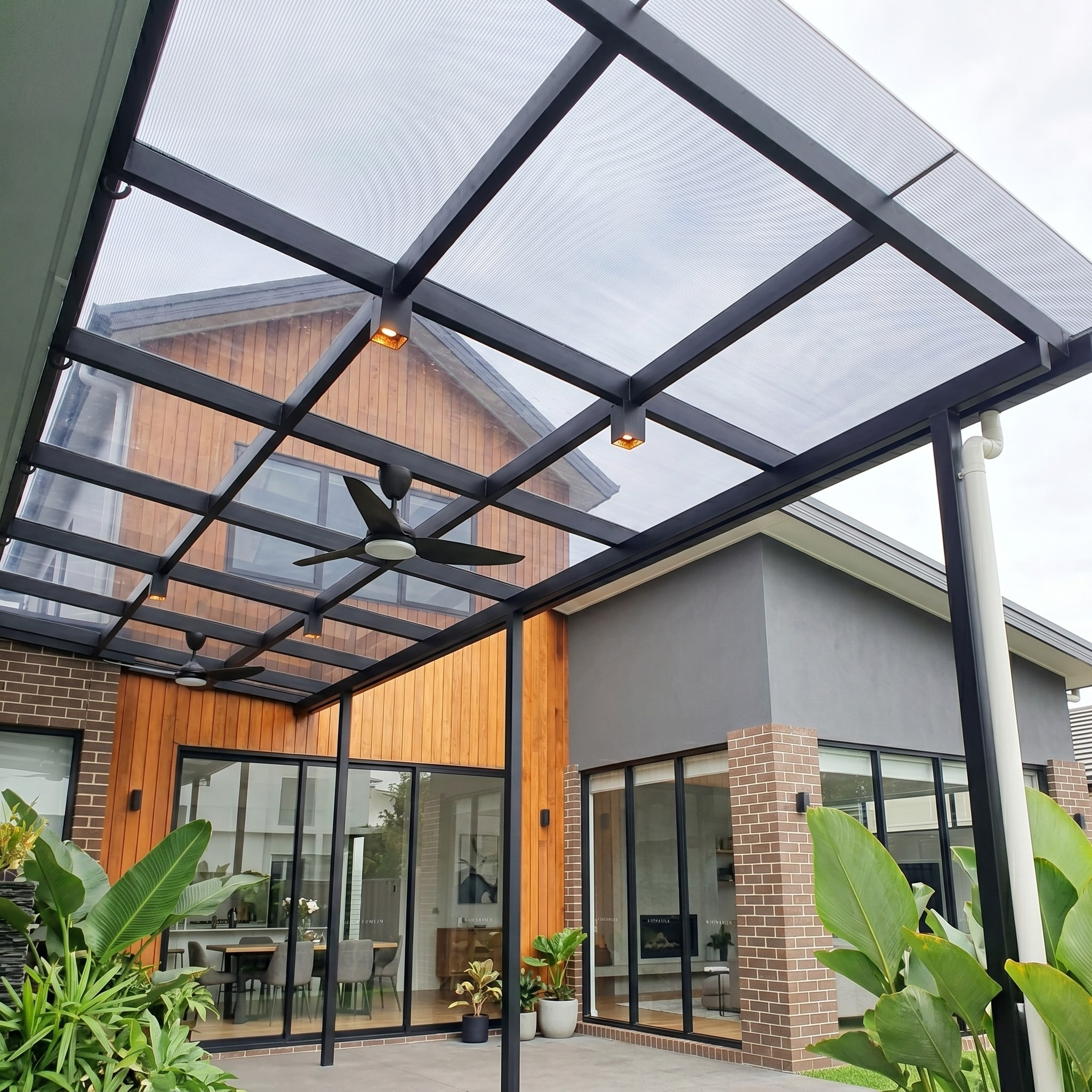 Acrylic vs Polycarbonate: Which Material for Your Application?