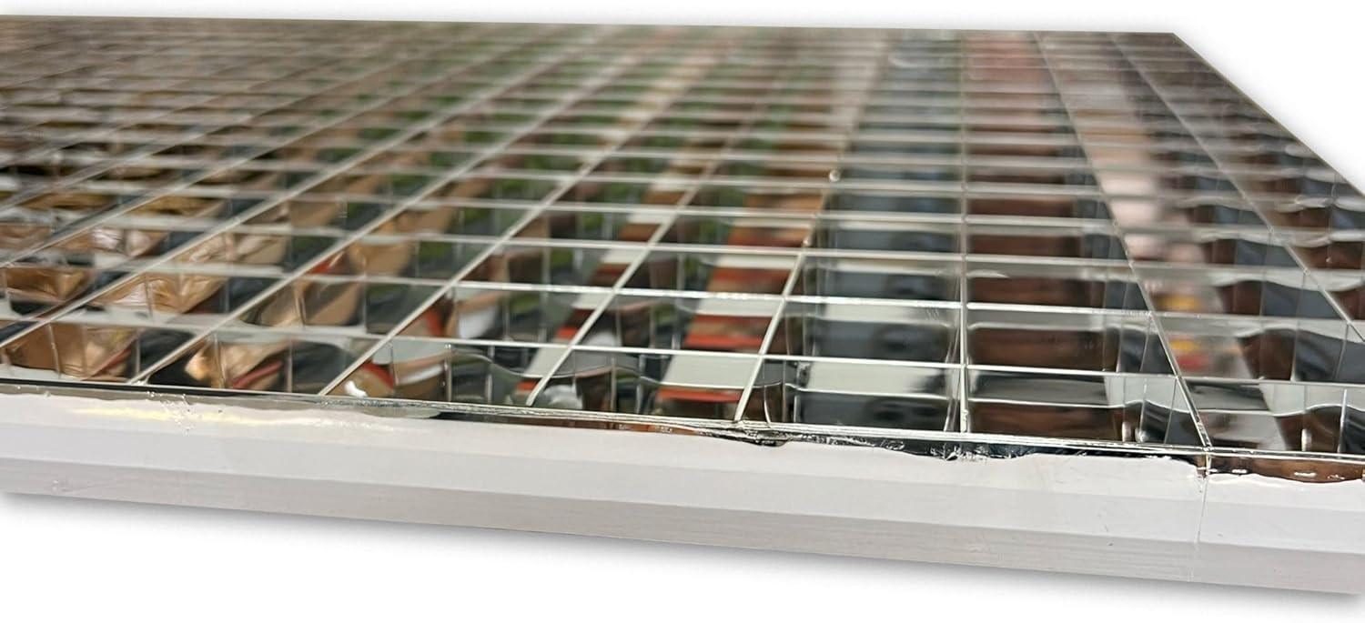 Parasquare 2 Louver: 1-1/2” x 1-1/2” x 1” panel grid pattern detail